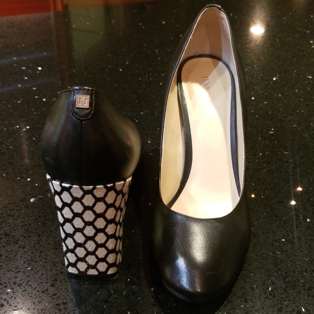Ivanka Trump Gently Worn Pump